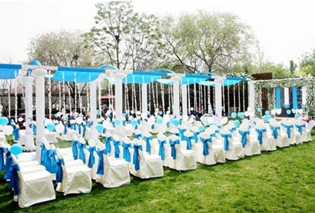 草坪婚禮場景布置必要環(huán)節(jié)。