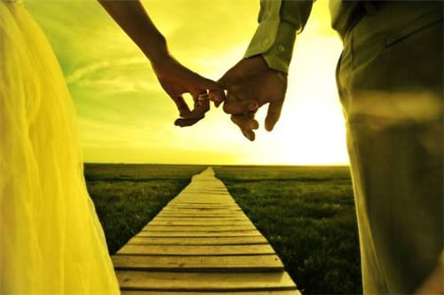 婚禮邀請?jiān)~應(yīng)該怎樣寫 溫馨婚禮邀請?jiān)~范文