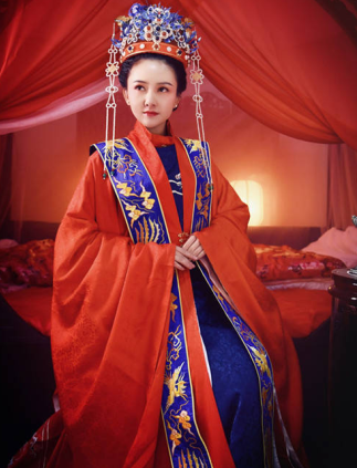 世界各國(guó)傳統(tǒng)婚禮服飾盤點(diǎn)！最驚艷的還是那一抹中國(guó)紅！  第13張