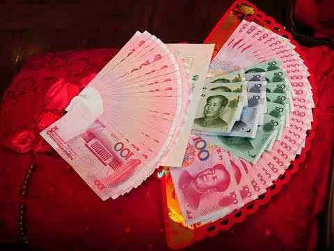 請(qǐng)?zhí)妓统鋈チ耍褏s要求再加10萬(wàn)彩禮！小伙第二天果斷娶了別人！