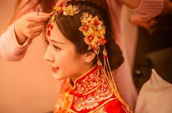 婚禮化妝師一天多少錢？婚禮化妝師如何選擇  第2張