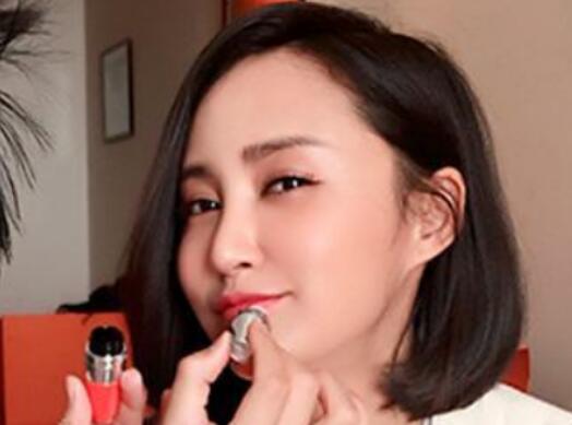 盤點哪些光彩照人的明星在結(jié)婚的時候都用什么美妝？  第3張