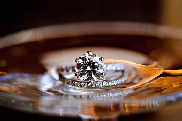 結婚為什么要買鉆戒？婚姻里鉆戒代表什么？  第1張