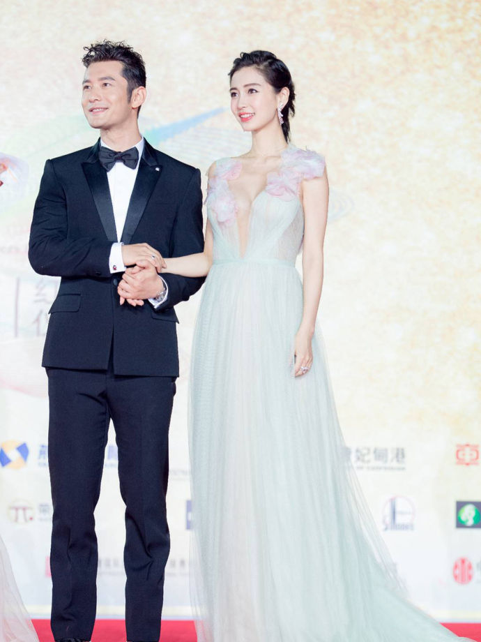 當(dāng)季流行穿什么？看看明星怎么選婚紗！  第3張