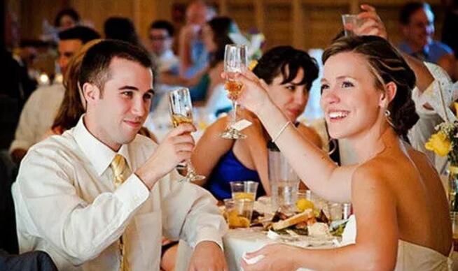 婚宴如何敬酒?婚禮上敬酒有哪些規矩你都知道嗎？  第3張