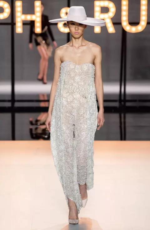 美到令人窒息的婚紗禮服新品，看一次想結(jié)一次婚??！  第8張