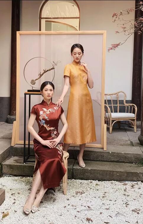 劉詩詩媽媽氣質(zhì)，韓庚媽媽優(yōu)雅！婚禮上媽媽們這樣穿真的得體又好看！  第8張
