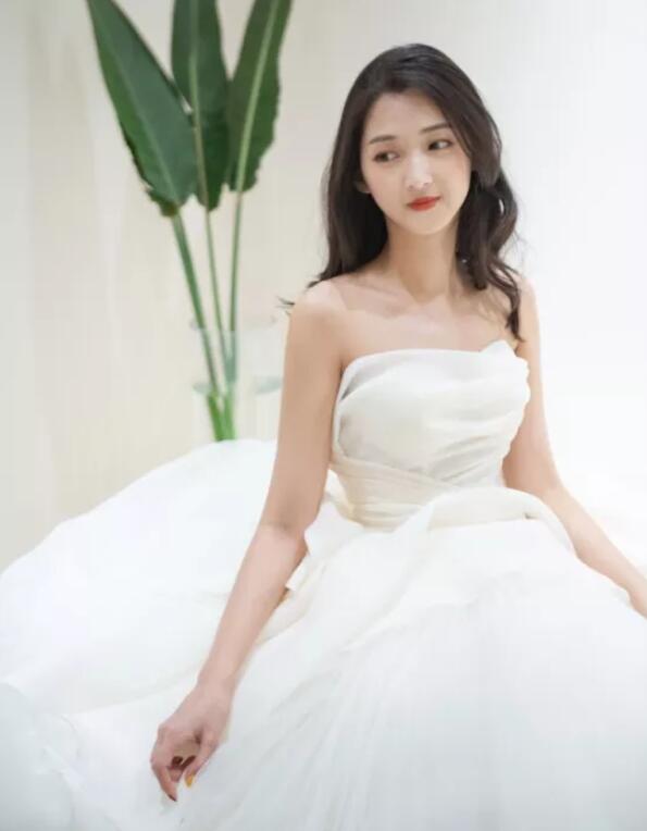 零失誤搞定婚紗！準(zhǔn)新娘們在試紗前都必須認(rèn)真看看！  第4張