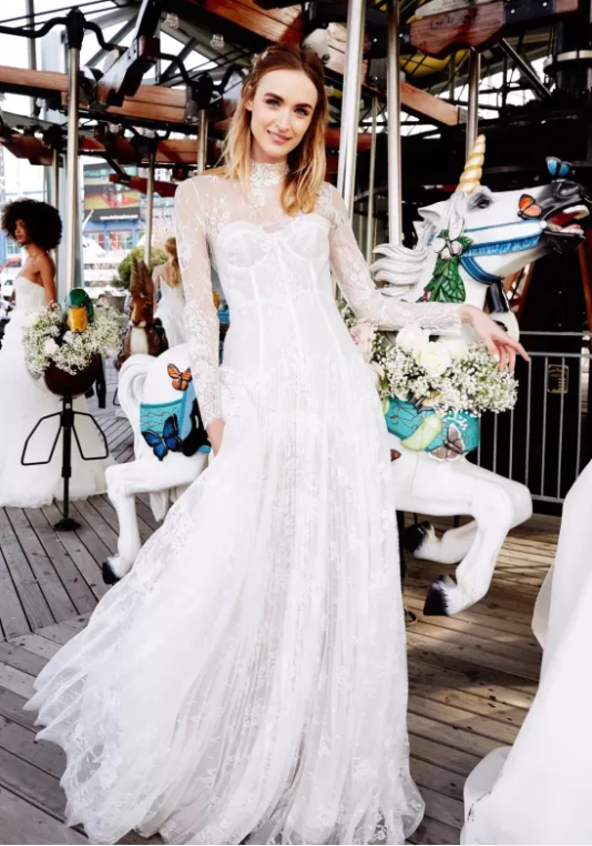 秋冬婚禮保暖秘笈|從婚紗禮服到必備婚品，氣質時髦又保暖！  第7張