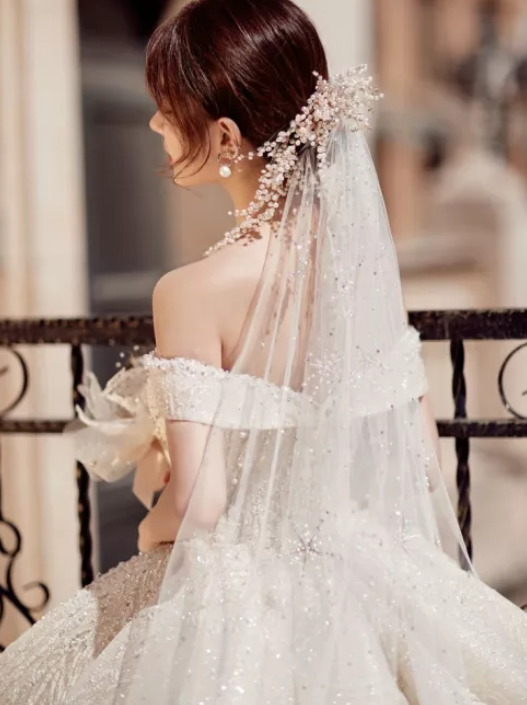 秋冬婚禮保暖秘笈|從婚紗禮服到必備婚品，氣質時髦又保暖！  第12張